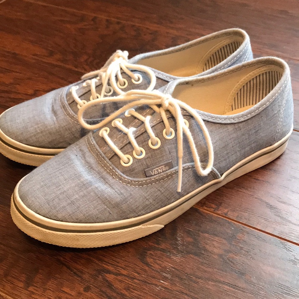 Women’s Vans Size 6